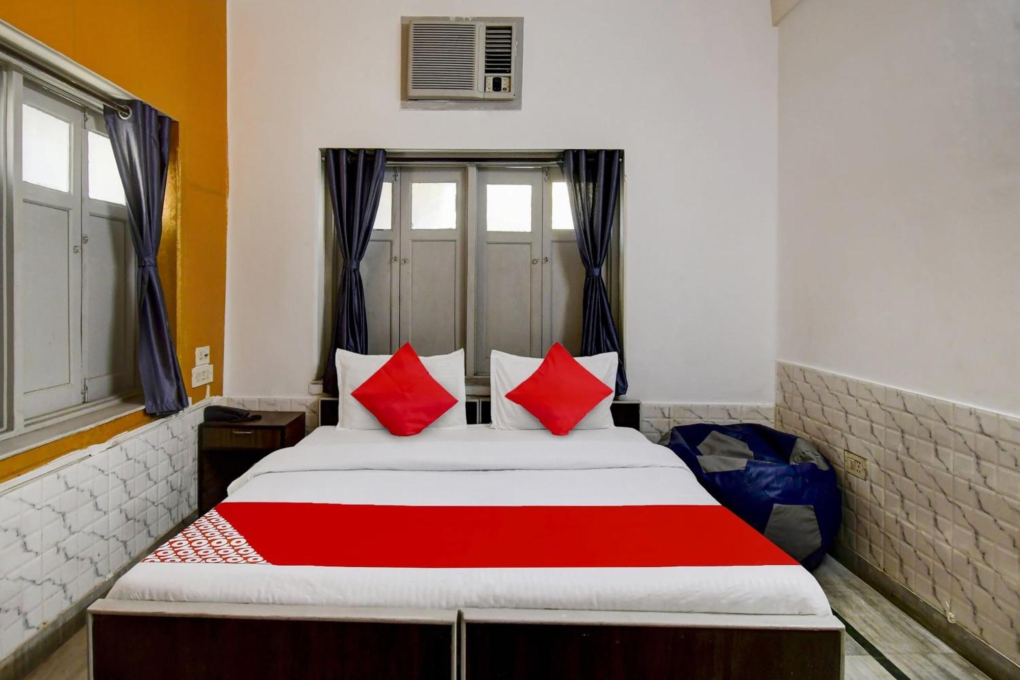 Super Oyo Hotel O Fantasy Stay Vibe Колката Екстериор снимка