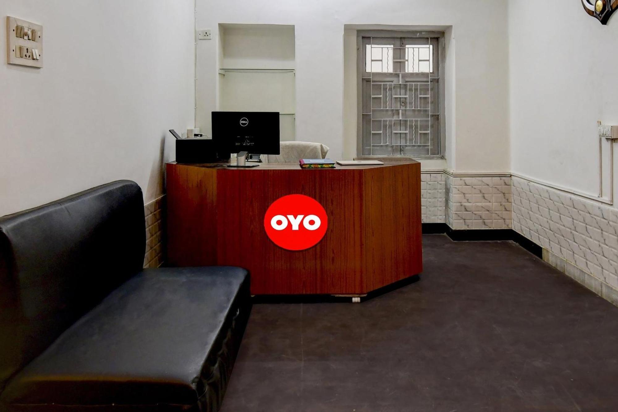 Super Oyo Hotel O Fantasy Stay Vibe Колката Екстериор снимка